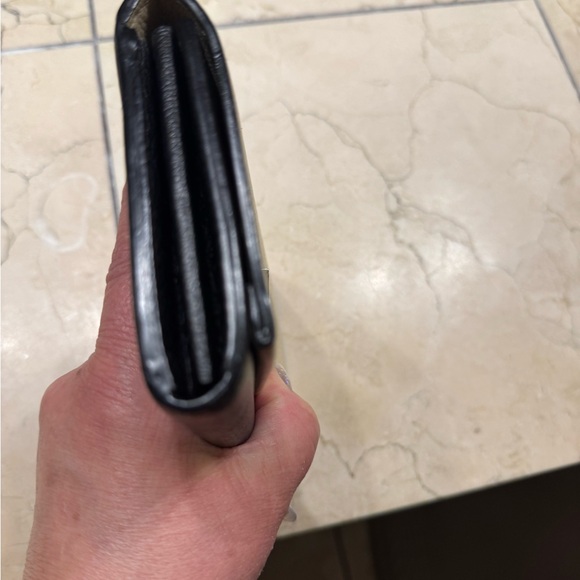 Louis Vuitton Beige and Black Wallet - Picture 6 of 6